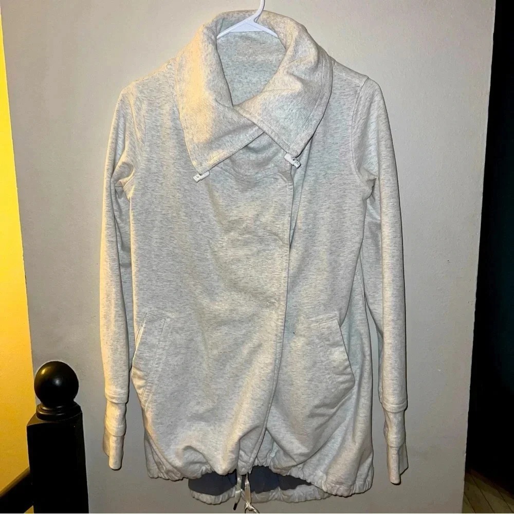 Lululemon Snap Close Jacket Long Sleeve Activewear Collared Gray 6